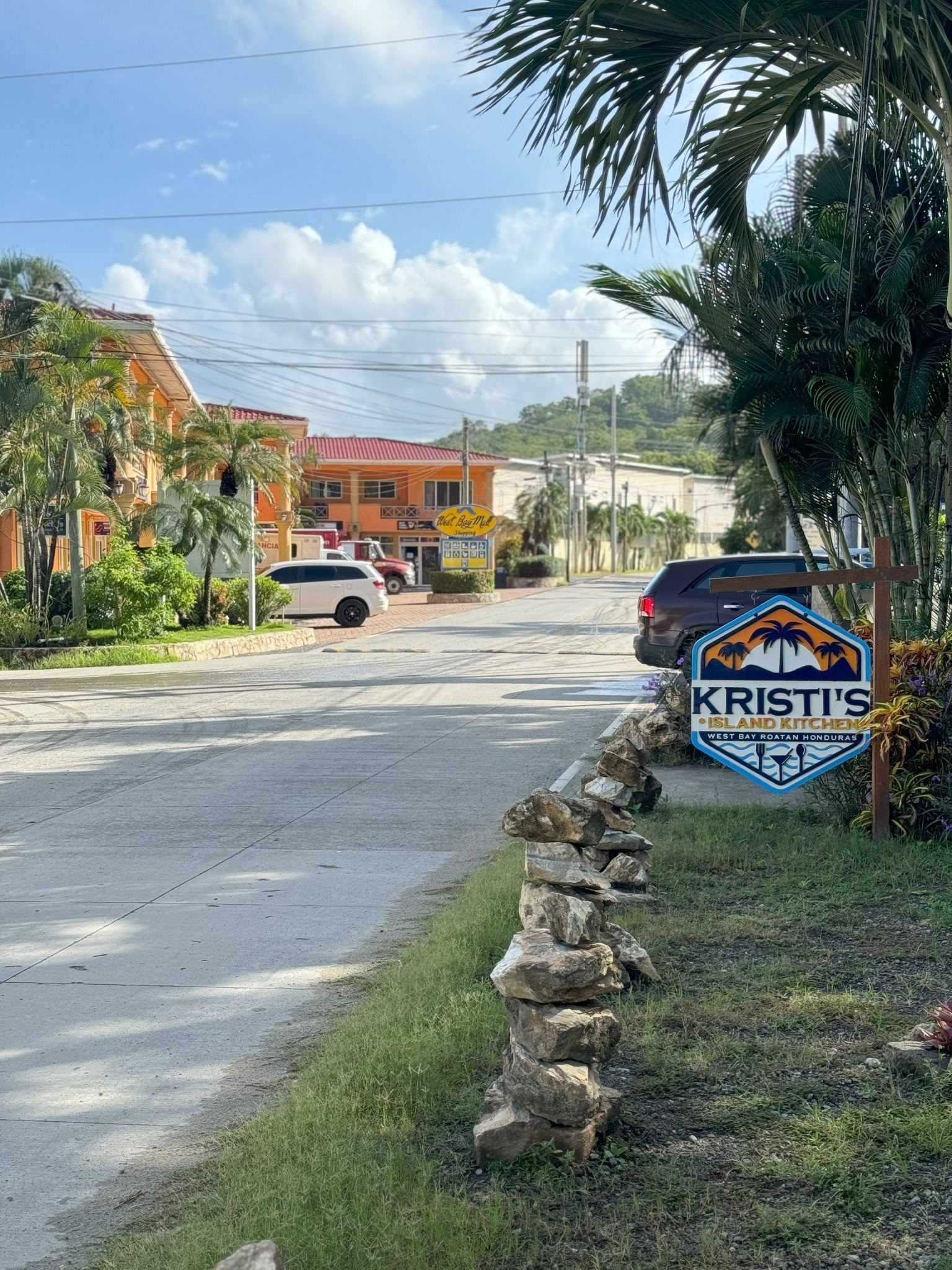 Kristi’s Island Kitchen near West Bay Mall in Roatan