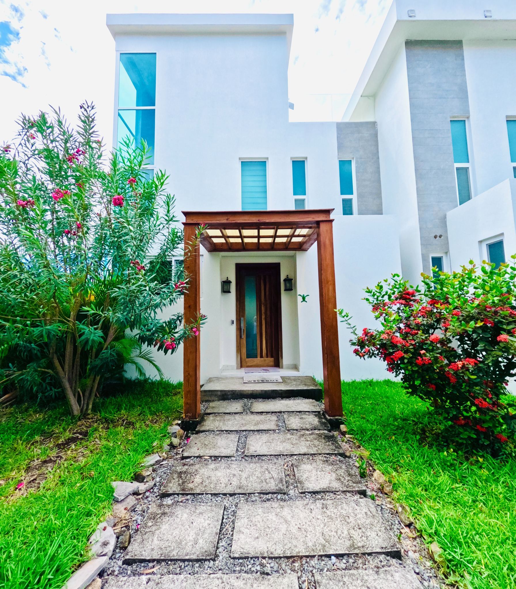 Sea Turtle Villa arrival