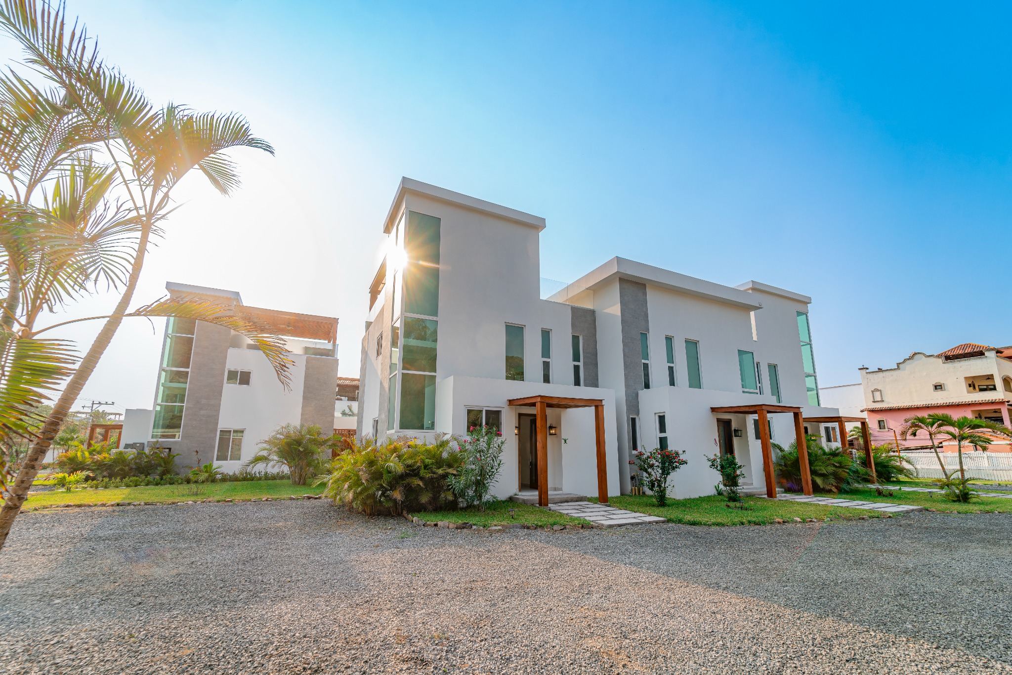 Sea Turtle Villa exterior arrival in West Bay Roatan